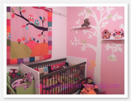 Deux chambres bébé avec linge de lit, rideaux, housses et doudous