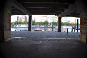 Rêver d'Évasion Face à La Seine