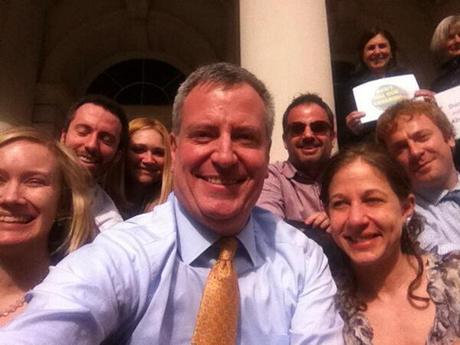 Selfie du maire De Blasio et de la presse le 11 mars 2014 