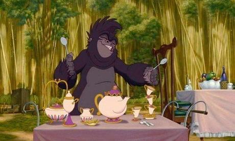 Mme Samovar, Zip et le reste de la famille thé ( La belle et la bête) en guise de batterie pour Cheetah dans  Tarzan.