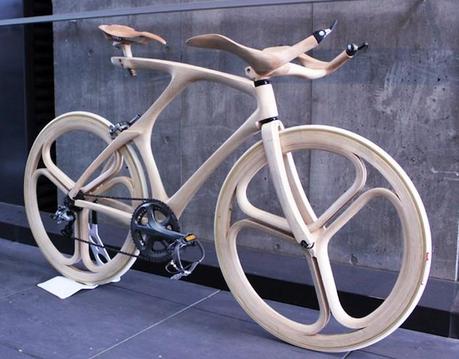 Pair, Impair…prenez plutôt votre vélo en bois!