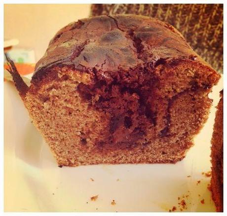 Le cake marbré au chocolat fondu à la farine de sarrasin.