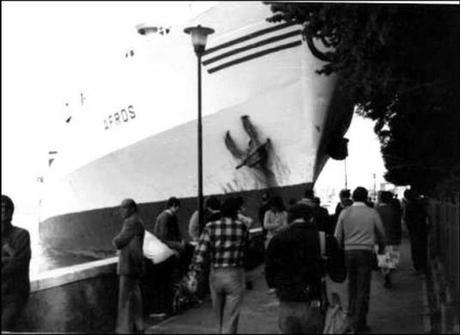  mai 1980, c'est le porte containers Afros qui défonce le quai des Giardini