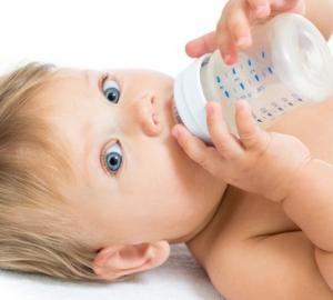 ALIMENTATION du PETIT ENFANT: Des pratiques obésogènes chez de nombreux parents – Pediatrics
