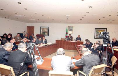 Developpement industriel : Réunion des SGP pour évaluer le secteur -14 SGP sous tutelle du secteur de l’industrie : 340 mds de dinars de chiffre d’affaires en 2013