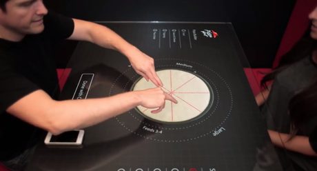 Confectionnez votre pizza en direct en mode tactile !