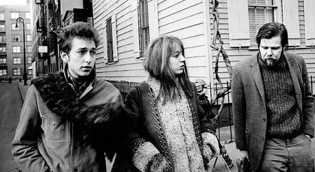 Assis entre Van Ronk  & Dylan à Greenwich Village en Hiver 1961