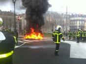 Valls s’énerve sous regard impassible Préfet Samuel