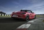 DIAPO. Salon de New York 2014 : Les Porsche Cayman et Boxster déclinées en mode GTS Pour la différencier de sa petite soeur la Porsche Boxster S, la GTS a un sigle éponyme à l'arrière