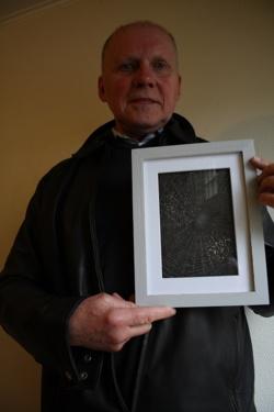 Jean-Luc Dumont. Il encadre les toiles d'araignée