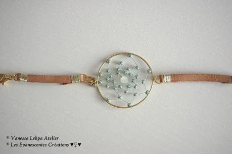 bracelet attrape rêves fait main bracelet attrape rêves doré or perles de verre et cristal bleu création unique fait main par créateur contemporain de bijoux vanessa lekpa