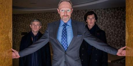 Martin Freeman (Watson), Lars Mikkelsen (Magnussen) et Benedict Cumberbatch (Sherlock).