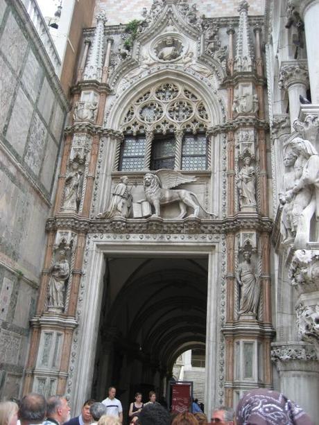 Porta della Carta du Palazzo Ducale di Venezia, où a travaillé Giorgio di Matteo.