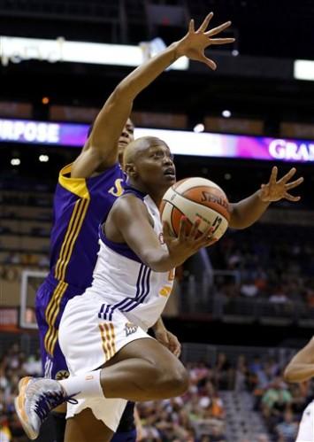 http://img.over-blog.com/355x500/0/12/26/16/WNBA/Charde-HOUSTON--Phoenix-_D.-FRANKLIN.jpg
