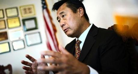 Leland Yee etait un trafiquant d armes Jeux vidéo violents : faites ce que je dis, pas ce que je fais.