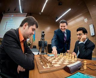 Viswanathan Anand annule ronde 14 face à Peter Svidler - Photo © site officiel