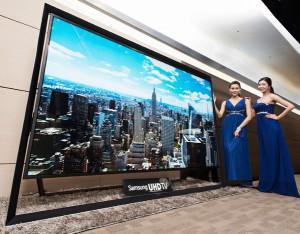 7132 cette television est la plus grande du monde 300x234 Découvrez lUltra HD par SAMSUNG lors de notre Journée Portes Ouvertes