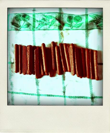 LE GATEAU CHOCO-FINGERS...PAR CHRISTY