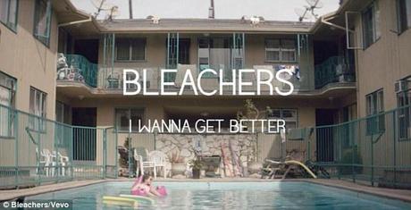 Un clip vidéo signé Lena Dunham bleachers