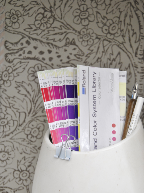 Papier peint : Au fil des couleurs habille les murs de mon bureau