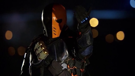 Deathstroke te demande d'approcher ...