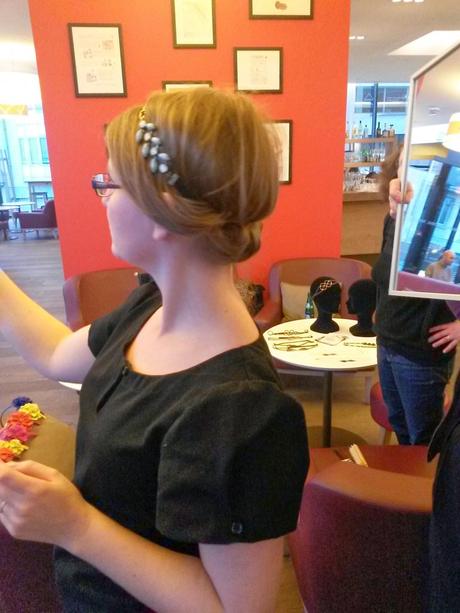 Une bruschetta et un atelier coiffure, svp !