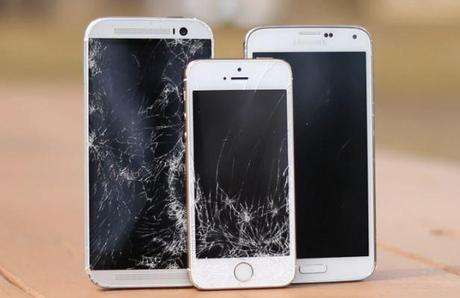 iPhone 5S vs HTC One M8 vs Galaxy S5 drop test