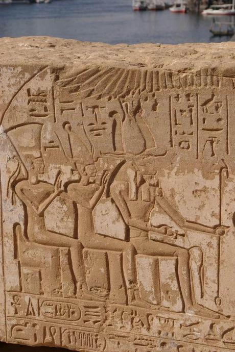 Elle fut exotique, belle, élégante, raffinée, la divine panachée Anouket, son lieu de culte, ses fêtes... ! (5) en Égypte ancienne !
