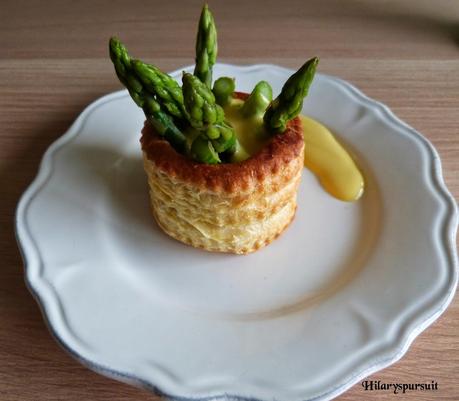 [Spécial Pâques] Vol-au-vent aux asperges et sa sauce hollandaise / Asparagus and Hollandaise sauce in its puff pastry shell