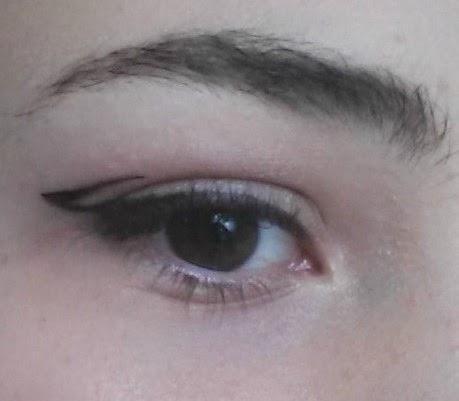 Dramatic cat eye