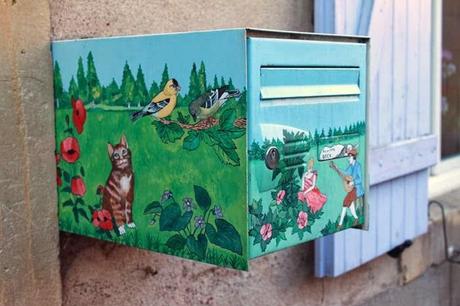 Le facteur n'est pas passé, il passera dans 5 minutes...