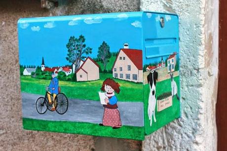 Le facteur n'est pas passé, il passera dans 5 minutes...