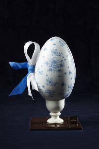 Pâques 2014 - oeuf bleu porcelaine de Lenôtre