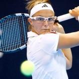 Peut-on porter des lunettes sur un court de tennis?