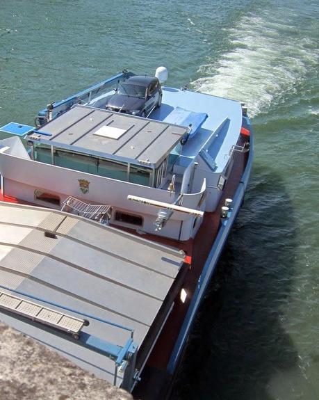 Au bord de l'eau...!