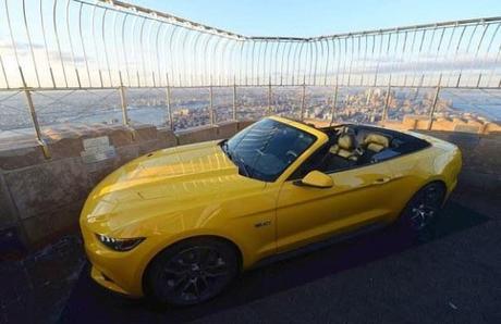 m_ford-mustang-empire-state-building-new-yo