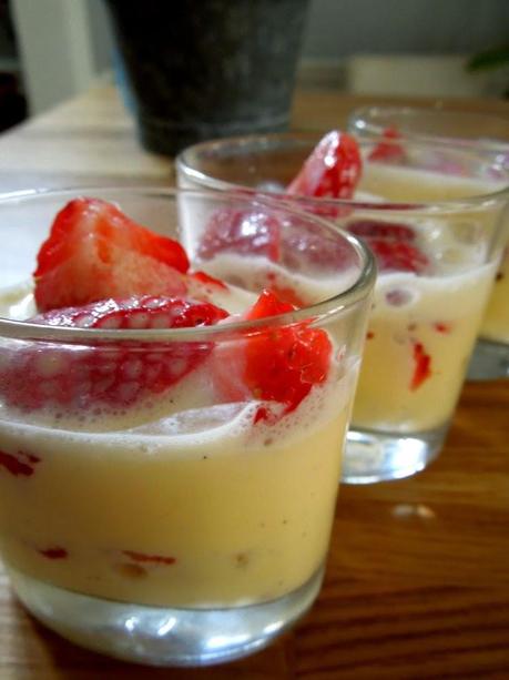 Verrines de fraises et crème au mascarpone