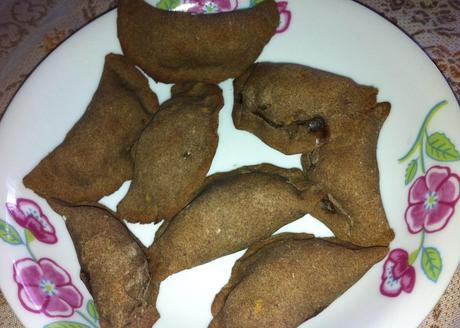 Ce sont des petits chaussons qui sont généralement garnis de viande en Amérique Latine. Ici nous auront une recette plutôt hispanique au poisson.