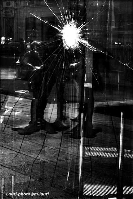 Bruxelles - vitre brisée