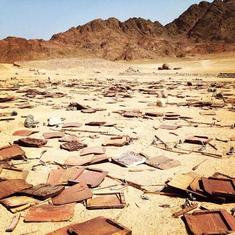 Le cinéma abandonné dans le désert du Sinaï vient d’être détruit cinema-abandoned-outdoor-movie-theater-in-the-desert-of-sinai-avril