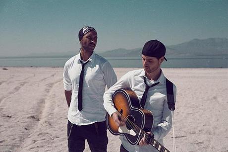 Les Cantinero reprennent une chanson des Brigitte.