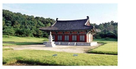 La photo ci-dessus montre le temple Heung-deok (흥덕).  