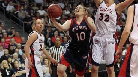 Australie : Kate GAZE à Townsville Kate-GAZE--Saint-Mary-s-_Tod-FIEMER.jpg