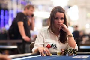 Du pro-gaming au poker, il n’y a qu’un pas Charlotte Van Brabander