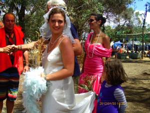 Mariage d'Eva au Rainbow Serpent Festival