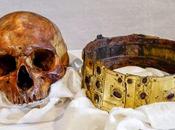 scientifiques ouvrent cercueil d'un assassiné 1160