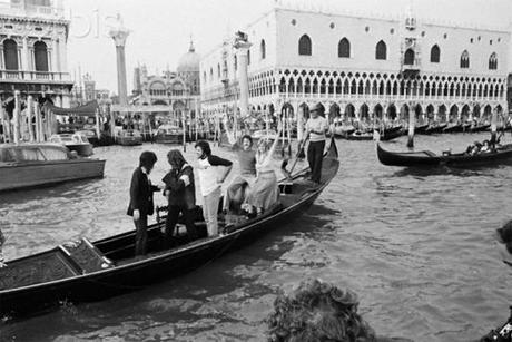 Paul e Linda McCartney a Venezia nel 1976 per un concerto dei Wings in piazza San Marco