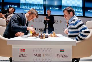Echecs : Shakhriyar Mamedyarov 0-1 Magnus Carlsen au Mémorial Vugar Gashimov - Photo site officiel