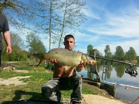 Pêche de la carpe au Domaine du Grand étang de Narcy