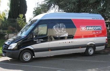 8047385-011_-_camion_Facom_showroom